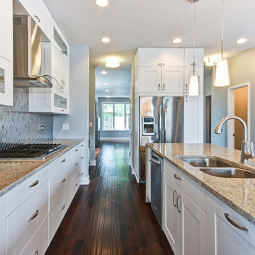3621 N HAMLIN AVE