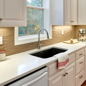 A Social Kitchen with a Splash