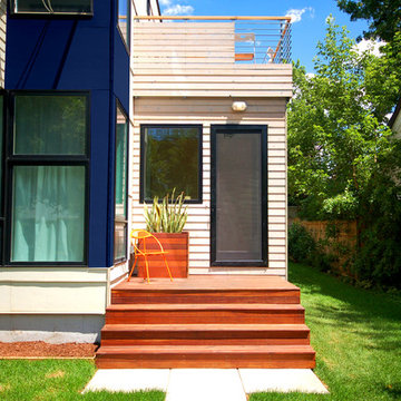 B- Line Medium 003 | front facade