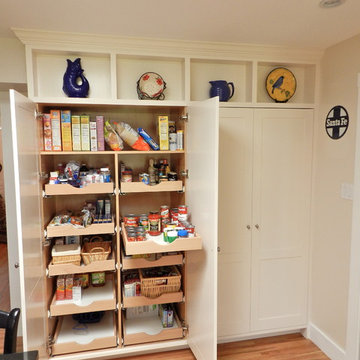 Retro kitchen for 1950 Santa Fe residence