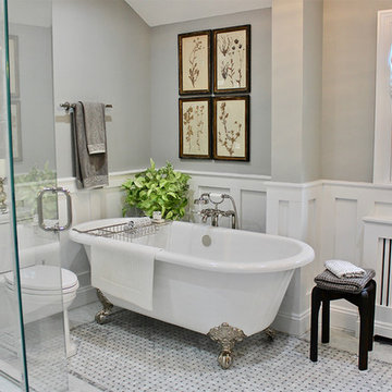 RVC Colonial Guest Bath