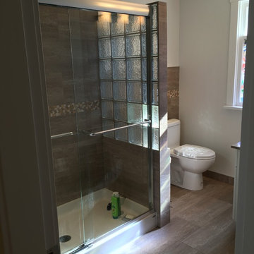 Penticton Reno, Bath room & Kitchen & Garage