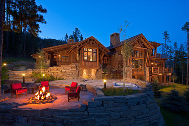 Inspiration for a rustic landscaping in Other.