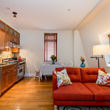 Mid-Century Modern Pied-A-Terre