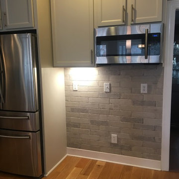 Modern Kitchen Remodel Done With New Portable Kitchen Island