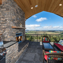 OUTDOOR LIVING