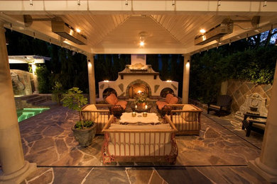 Example of a classic patio design in Sacramento
