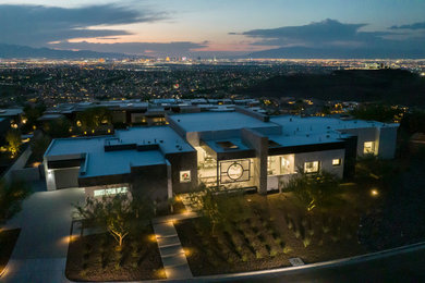 Inspiration for a modern exterior home remodel in Las Vegas