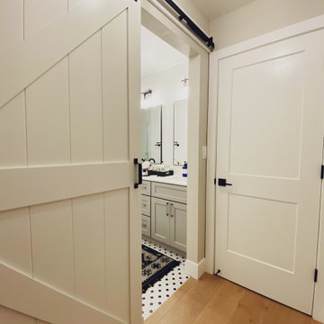 TRANSITIONAL EN SUITE