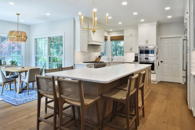 Transitional kitchen photo in Columbus