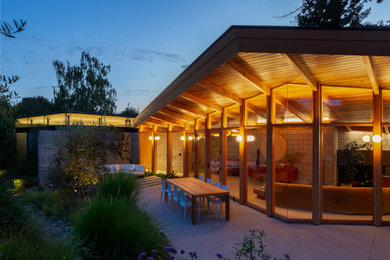 1960s exterior home idea in San Francisco
