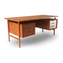 desks