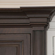 KITCHEN CABINETS CROWN MOLDING