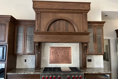 Example of a transitional kitchen design in Chicago