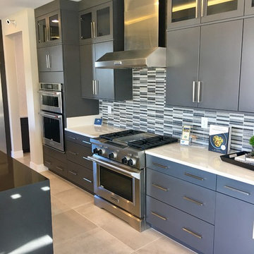 Contemporary Kitchen in Summerlin, Nevada