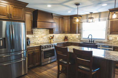 Example of a mountain style kitchen design in St Louis