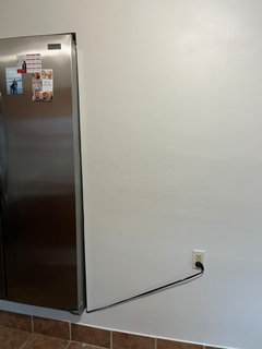 does a fridge need a special outlet