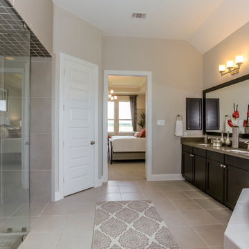 Houston, Texas | Lago Mar - Classic Yale Owner's Bathroom