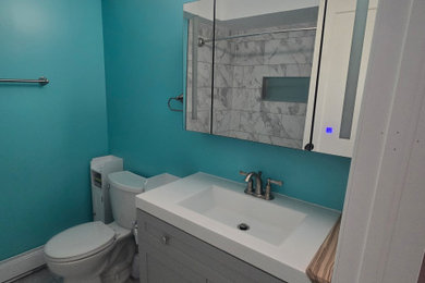 Example of a minimalist bathroom design in Other