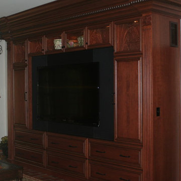 "Lexington" Applied Moulding Cherry Bordeaux with Sable Glaze