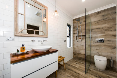 This is an example of a transitional bathroom in Perth.