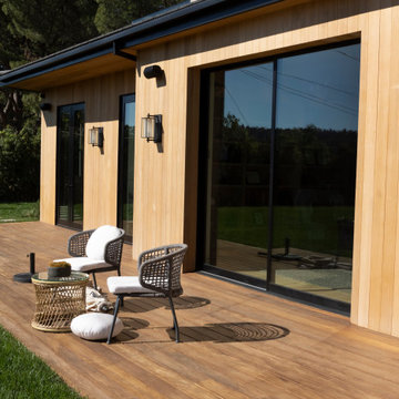 A Modern Country home in Hidden Hills thanks to the woodwork