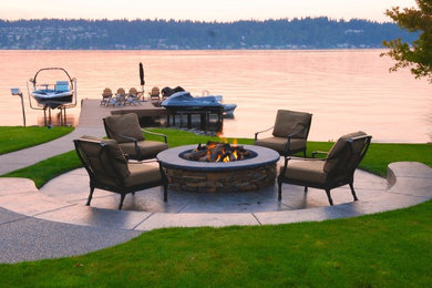 Design ideas for a traditional patio in Seattle.
