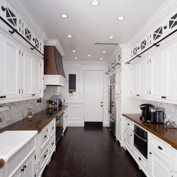 Filmmaker Interprets Luxury Yacht Interior in a 3-BR Home