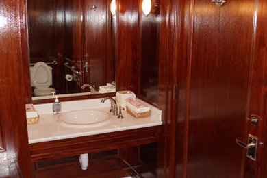 Bathroom - bathroom idea in New York