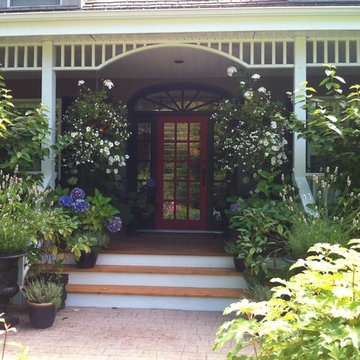 A GARDEN THAT TELLS A STORY