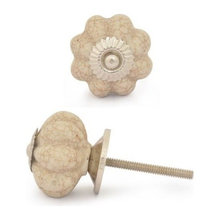 Knobs and pulls