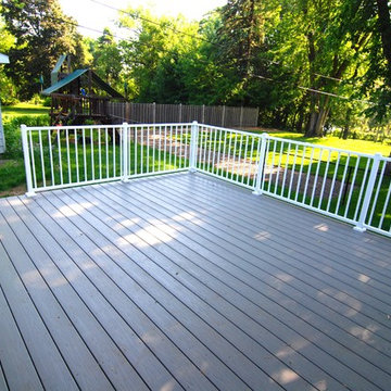 Azek deck with Aluminum rail