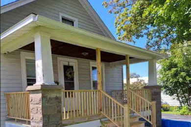 Inspiration for a porch remodel in Burlington