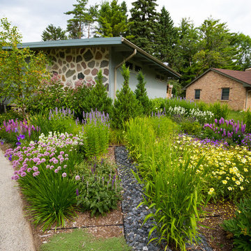 Mid-Century Modern Landscape - Cedarburg, WI
