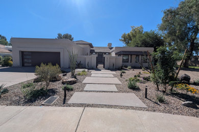 Exterior home idea in Phoenix
