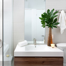 second upstairs bathroom