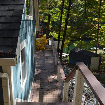 Entry steps and cable rail down to the main deck