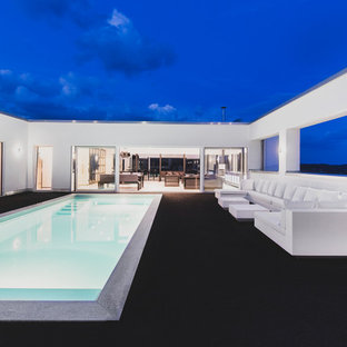 Großer Moderner Pool in Sonstige