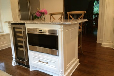 Inspiration for a timeless kitchen remodel in Raleigh