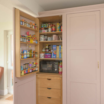 Pink In-Frame Shaker Kitchen in Thame
