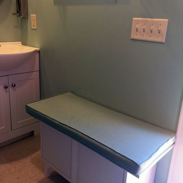 Sunbrella Spectrum Mist adds soothing convenience in pool bathroom