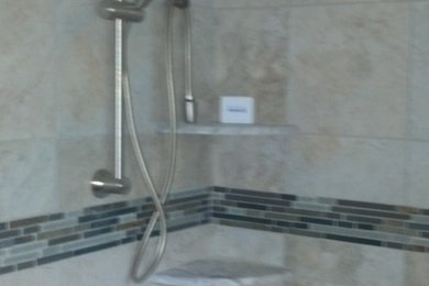 Bathroom tub/shower surround