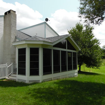 3 Season Sunroom using Vinyl 4 Track / Hollis, NH