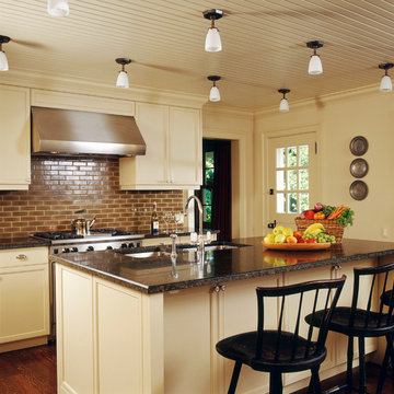 Colonial Waterfront Kitchen