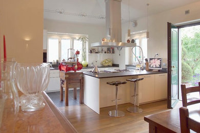 Foto di una cucina minimalista