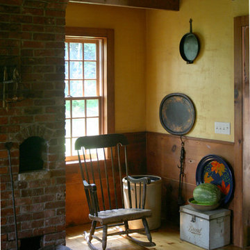 Historic  Replica Colonial