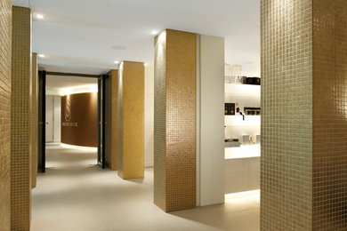 Inspiration for a modern home design remodel in Amsterdam