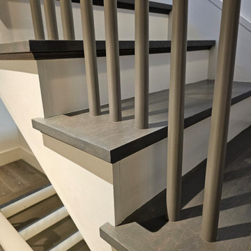 Project #112 | Traditional Staircase with Continuous Rail System