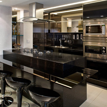 BLACK: Synonymous with elegance!