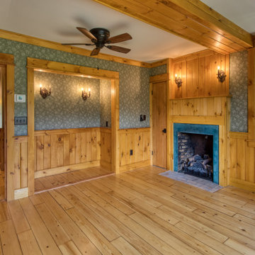 Middle Bedroom